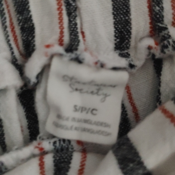 Shorts - Picture 2 of 2